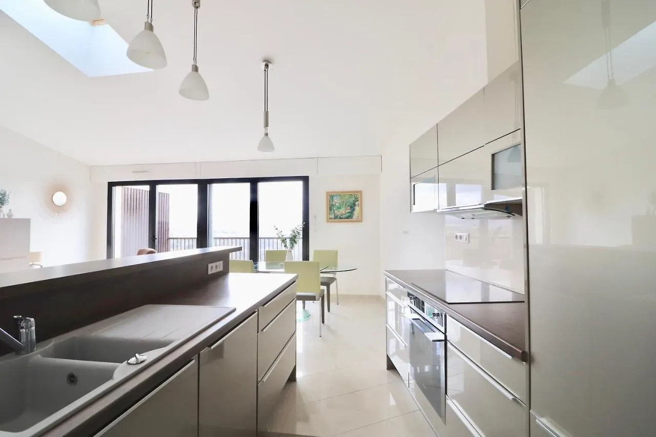 Appartement T4 Vue Unique Rodez Apartment